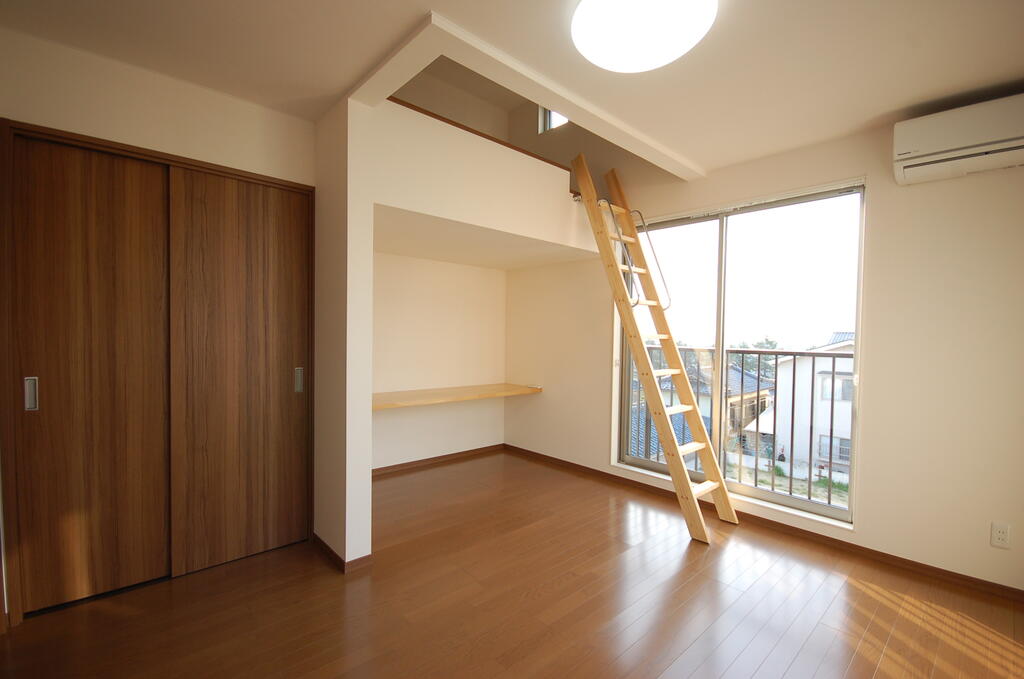 居室・リビング　ロフト+パソコンカウンター