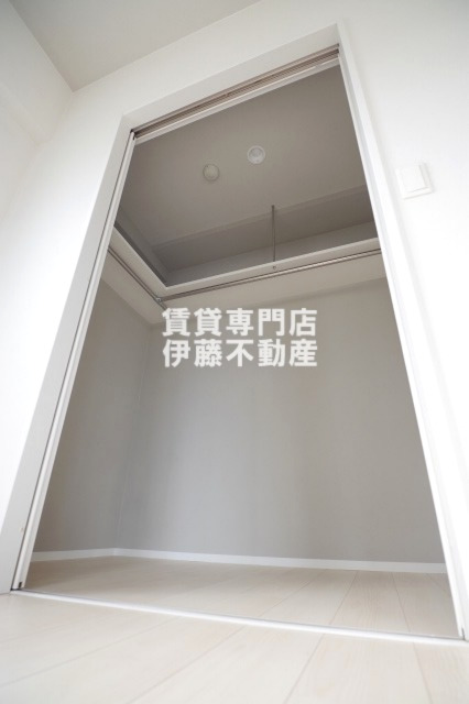 収納　ウォークインクローゼット