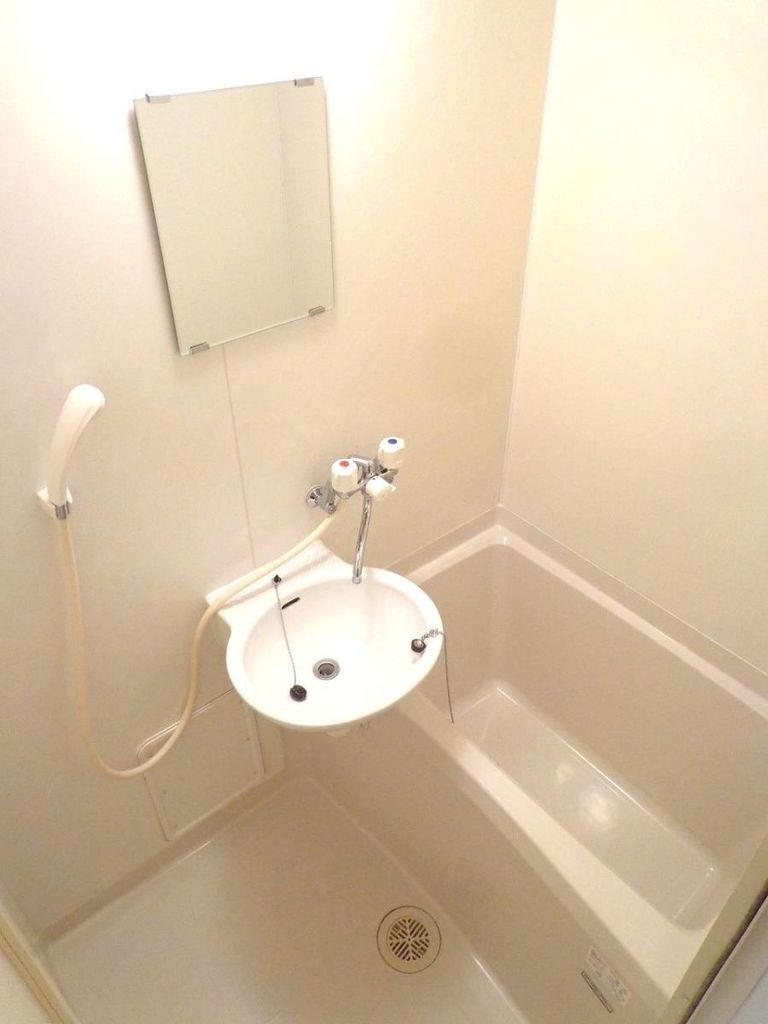 バス・シャワールーム　湯船に浸かって一日の疲れをオフ♪