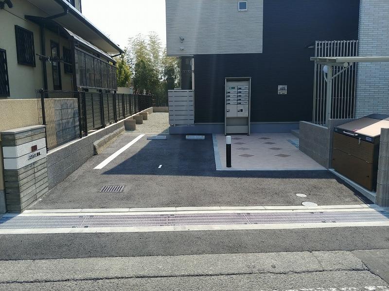 駐車場　宅内駐車場