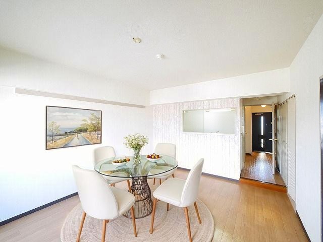 居室・リビング　CGで家具等を配置したもので家具等は含まれません