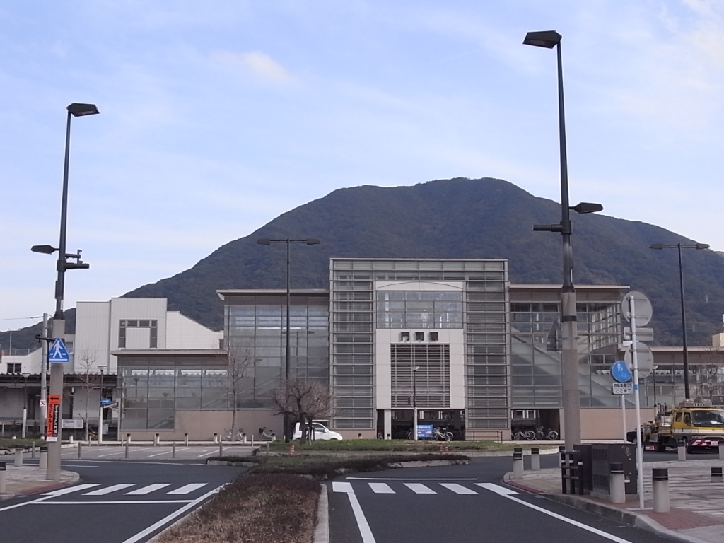 ショッピングセンター　えきマチ1丁目　門司（ショッピングセンター）まで219m