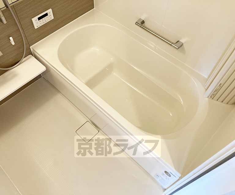 バス・シャワールーム　リラックスできるバスルームです・