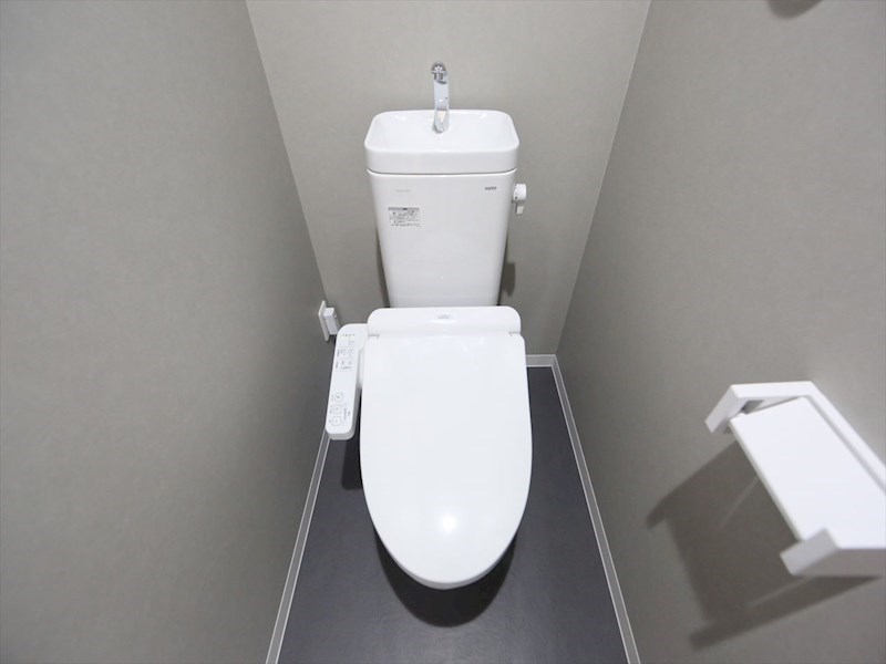 トイレ　温水洗浄暖房便座付トイレ