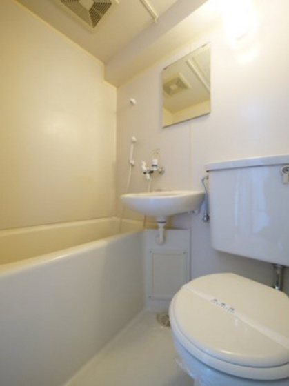 バス・シャワールーム　他号室のお写真です