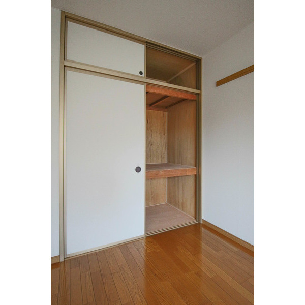 収納　同じ建物の別のお部屋