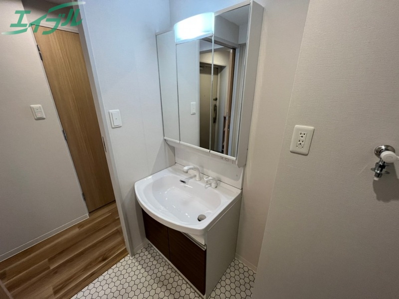 洗面設備　※同型参照