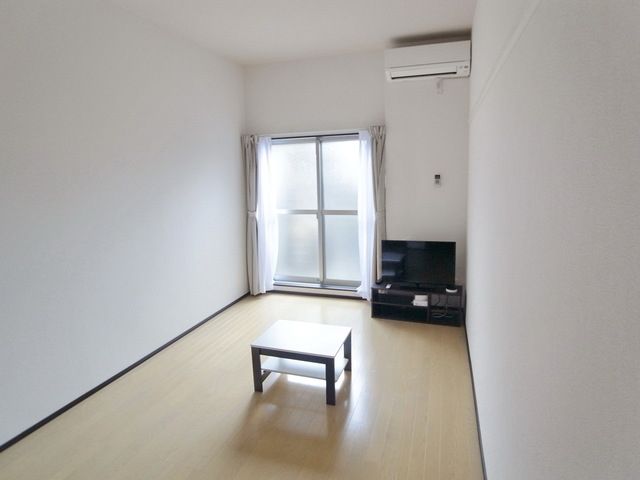 居室・リビング　☆白基調の明るいリビング☆