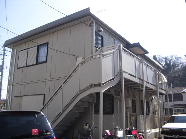 エントランス　１フロア２住戸　全室角部屋日当り良好