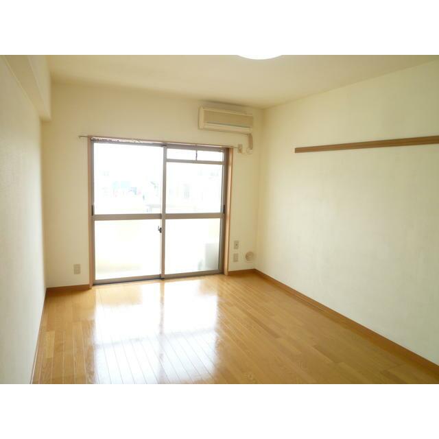 その他部屋・スペース　洋室に出窓あり