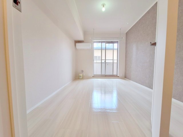 居室・リビング　★明るいお部屋です★