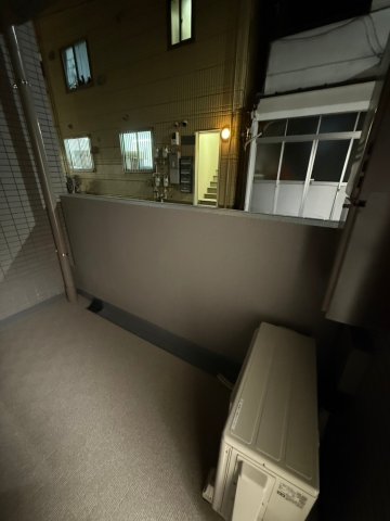 バルコニー　バルコニーからの眺めを楽しみながら食事をしませんか