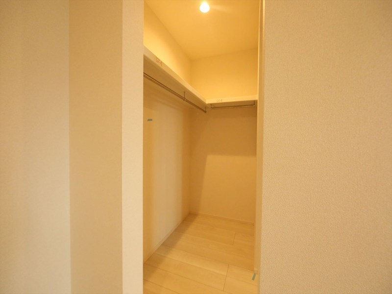 収納　ウォークインクローゼット（収納充実してます）