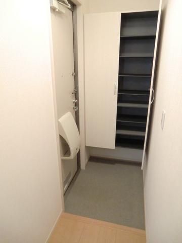 玄関　※別号室参考写真です