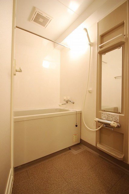 バス・シャワールーム　同物件別部屋