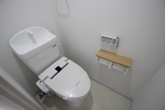 トイレ　別号室の写真です。