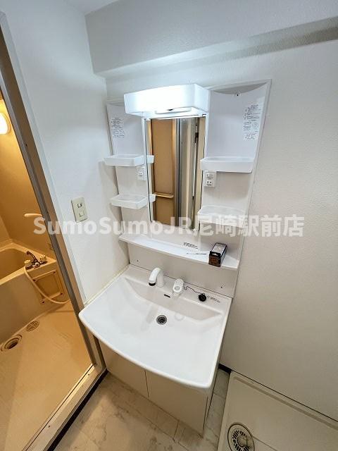 洗面設備　コンパクトで使いやすい洗面所