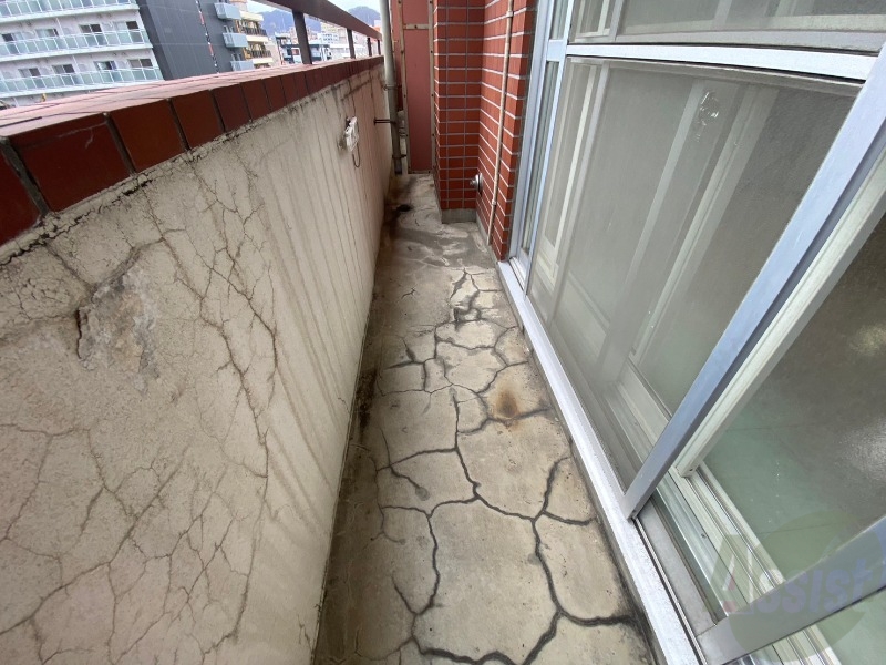 バルコニー　バルコニーです。洗濯物を干したり一息ついたりできますね！