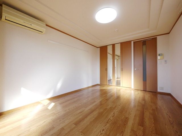 居室・リビング　★きれいな洋室★