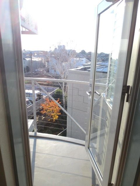 バルコニー　★バルコニー★写真は3階★