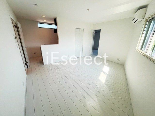 居室・リビング　家具家電置いてもゆったり過ごせます