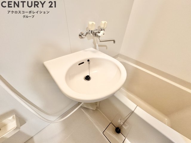 洗面設備　浴室内に洗面台があります♪