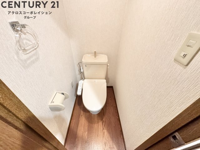トイレ　温水洗浄便座機能付きのトイレです♪