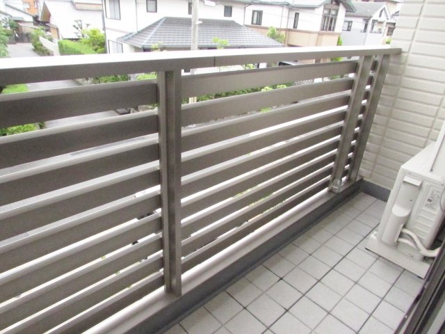 バルコニー　陽当たり良好なバルコニーです