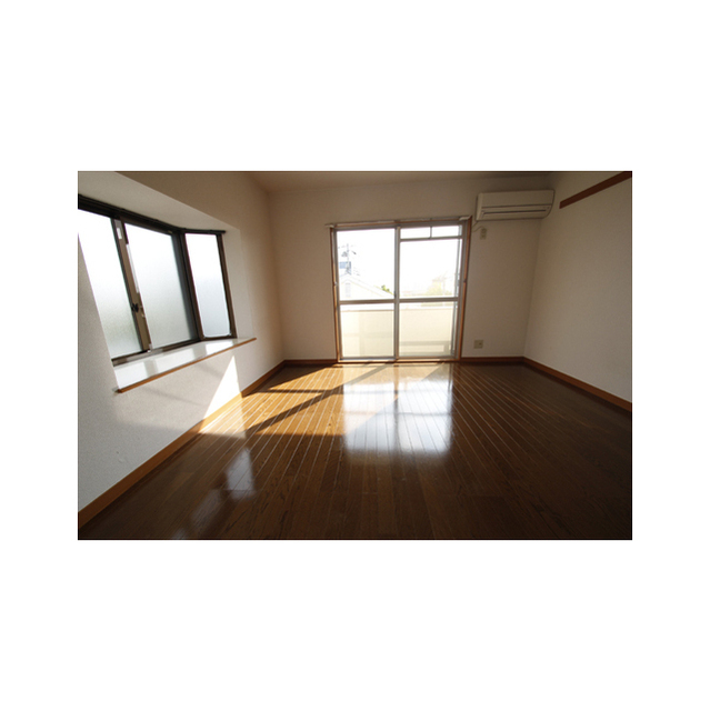 居室・リビング　※実際は中部屋