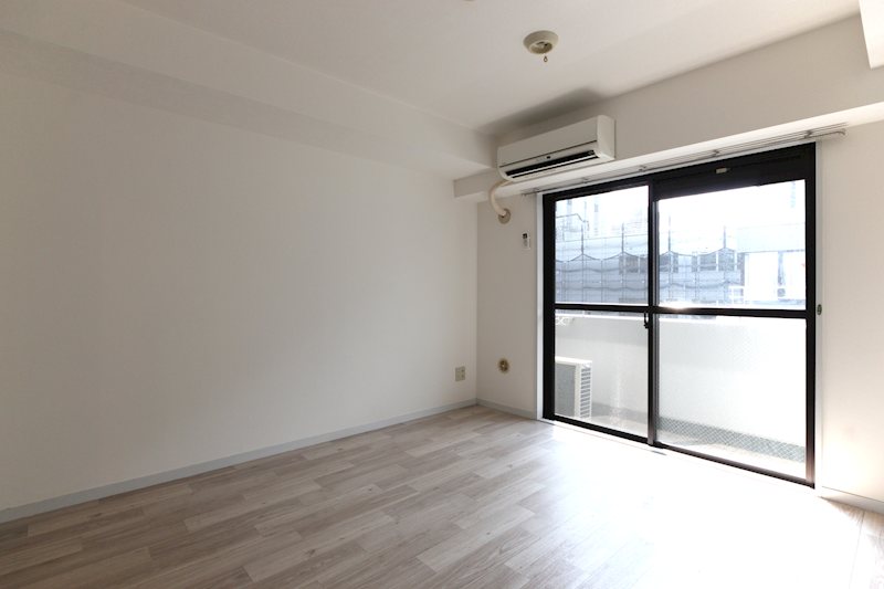 居室・リビング　※リフォームを予定しておりますので現況を優先いたします