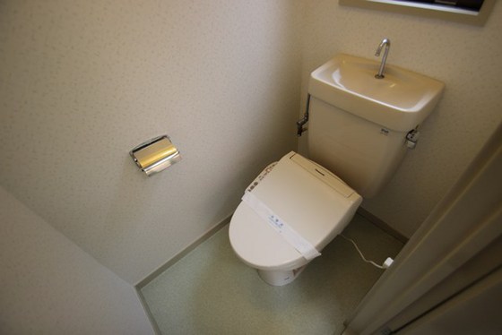トイレ　※別号室の写真です。