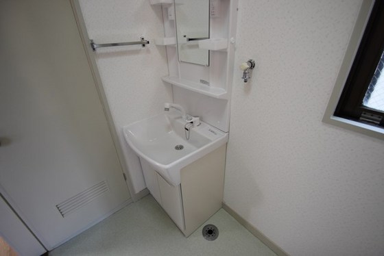 洗面設備　※別号室の写真です。