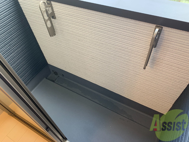 バルコニー　バルコニーは洗濯物を干せるスペースも確保されていますよ。