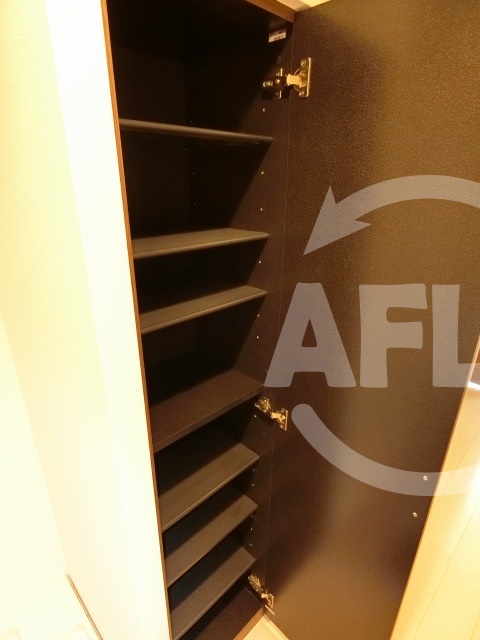 玄関　ラグゼ都島北II　下駄箱