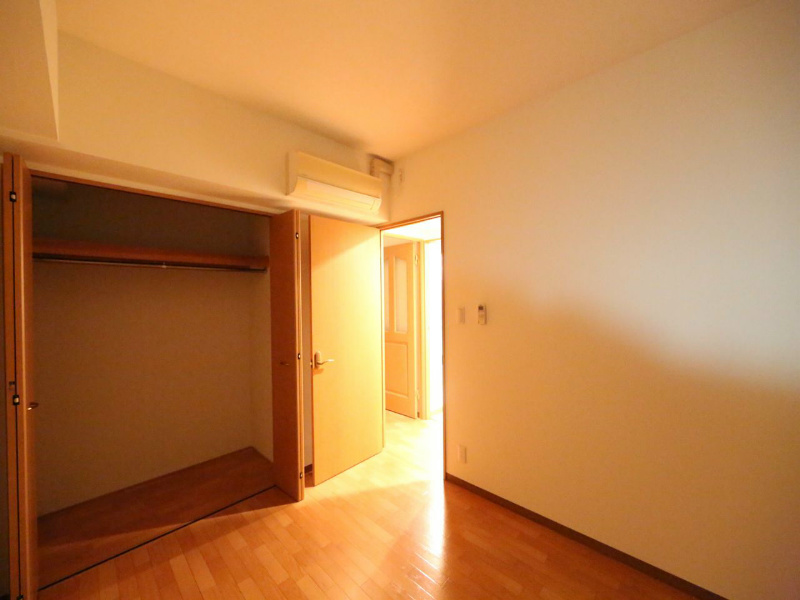 収納　洋室6.3帖　クローゼット付（充実収納してます）エアコン付