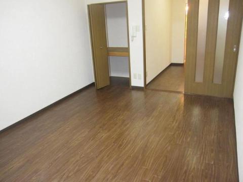 居室・リビング　室内