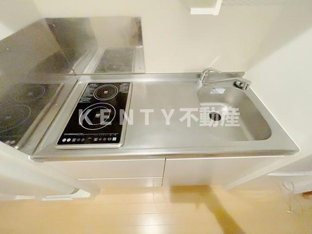 キッチン　コンパクトなキッチンで掃除もラクラク