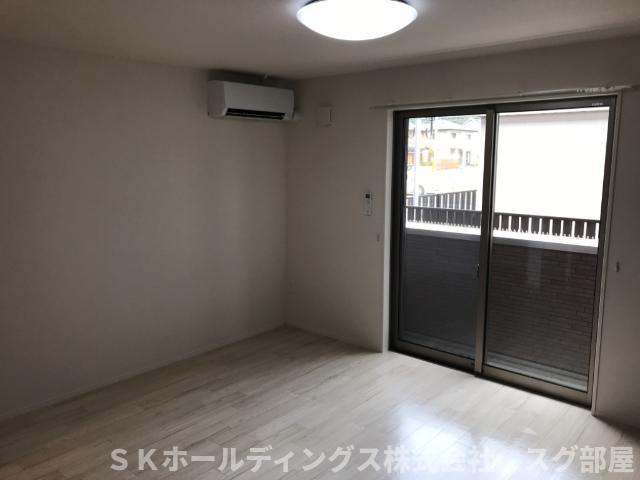 居室・リビング　室内