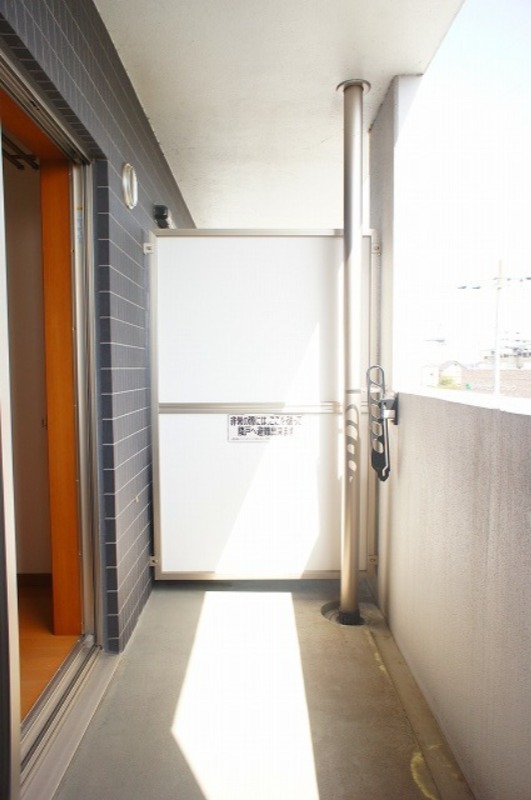 バルコニー　図面と現状に相違がある場合には現状を優先