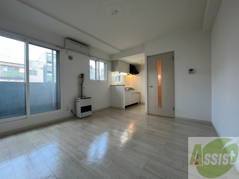 居室・リビング　広くてキレイなお部屋が広がっていて、充実した生活が送れそう。