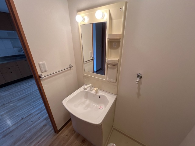 洗面設備　洗髪洗面化粧台