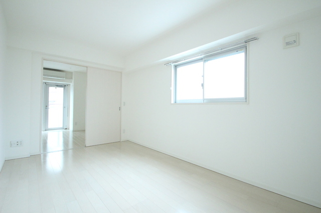 居室・リビング　４０１号室　洋室