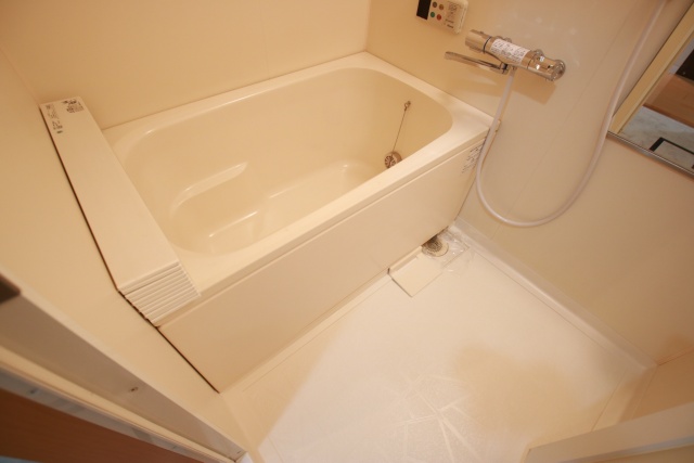 バス・シャワールーム　※別室の参考写真の為、現況優先です。