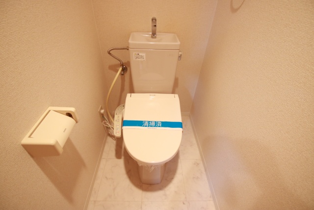 トイレ　※別室の参考写真の為、現況優先です。