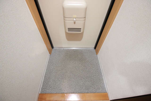 玄関　※別室の参考写真の為、現況優先です。