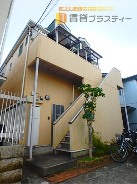 建物外観　閑静な住宅街にあるキレイなアパートです。