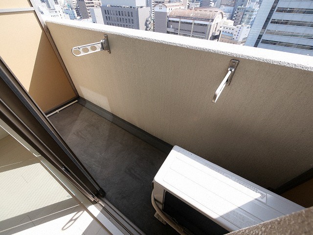 バルコニー　SERENiTE本町reflet（セレニテ本町ルフレ）　バル