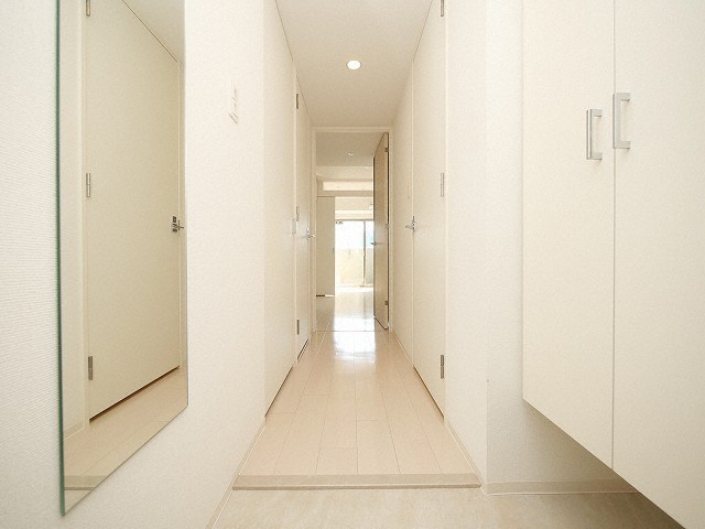 玄関　SERENiTE本町reflet（セレニテ本町ルフレ）　広い