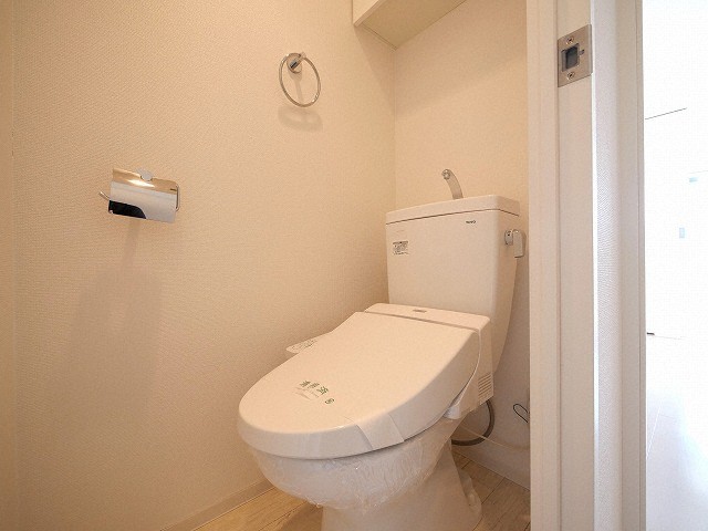 トイレ　SERENiTE本町reflet（セレニテ本町ルフレ）　温水