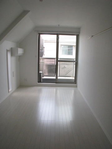 居室・リビング　室内